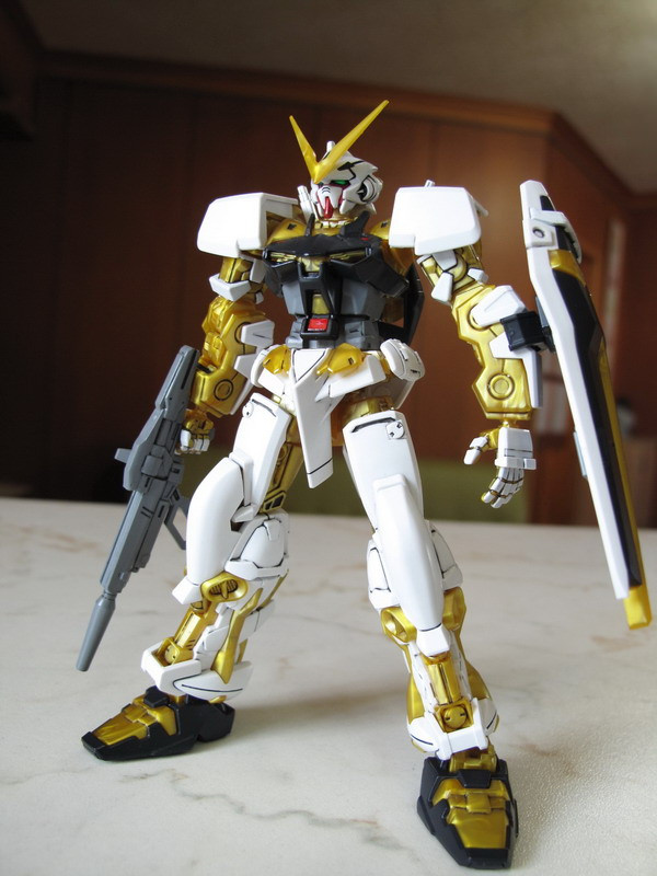 HG Gundam Astray Gold Frame – 一天到晚作模型的MS翰
