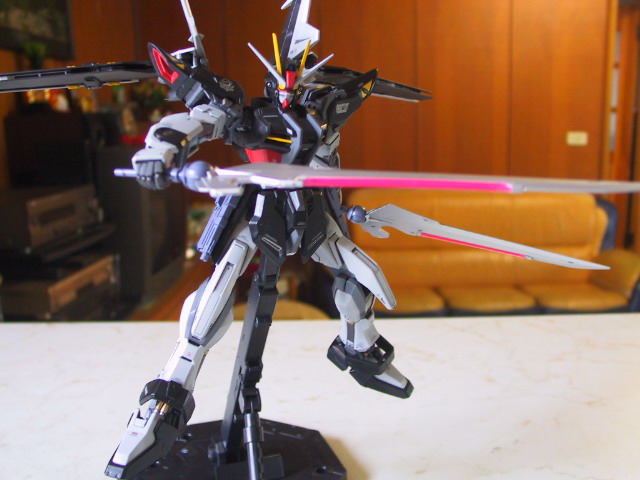 MG  Strike Noir Gundam